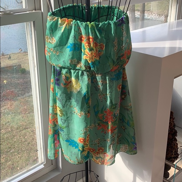 Love Chelsey Large Midi Strapless Dress - Picture 5 of 6